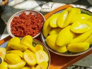 Hình ảnh Xoài + cóc ngâm chua ngọt 250gr
