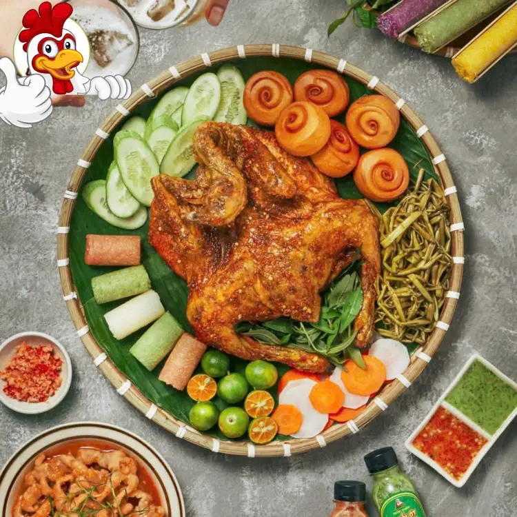Hình ảnh Gà nướng 1 con - 5 bánh bao + hộp rau dưa
