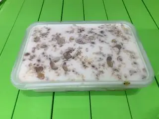 Hình ảnh kem chuố hộp truyền thống  (625g)