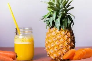 Hình ảnh ép thơm ly không lồ
