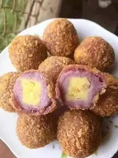 Hình ảnh khoai môn lệ phố