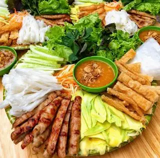 Hình ảnh Nem nướng Nha Trang - 1,5 suất 9 cuốn
