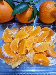 Hình ảnh Quýt (Cam)Úc Bóc Vỏ cắt sẳn Ngọt Ngây 