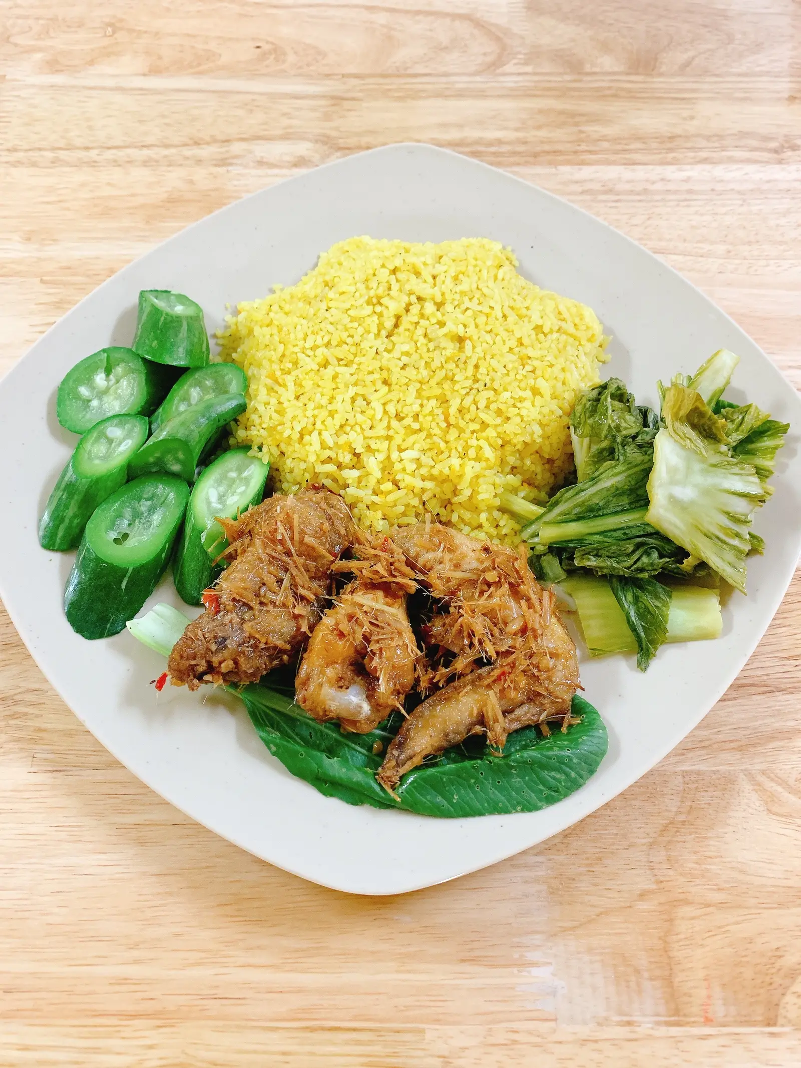 Hình ảnh Cơm cánh gà chiên sả ớt