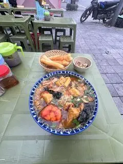 Hình ảnh Combo 3 riêu thập cẩm kèm 4 quẩy