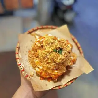 Hình ảnh Bánh mì muối ớt ruốc gà cay