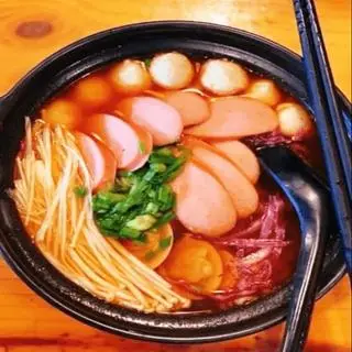 Hình ảnh Mỳ cay xúc xích kim chi