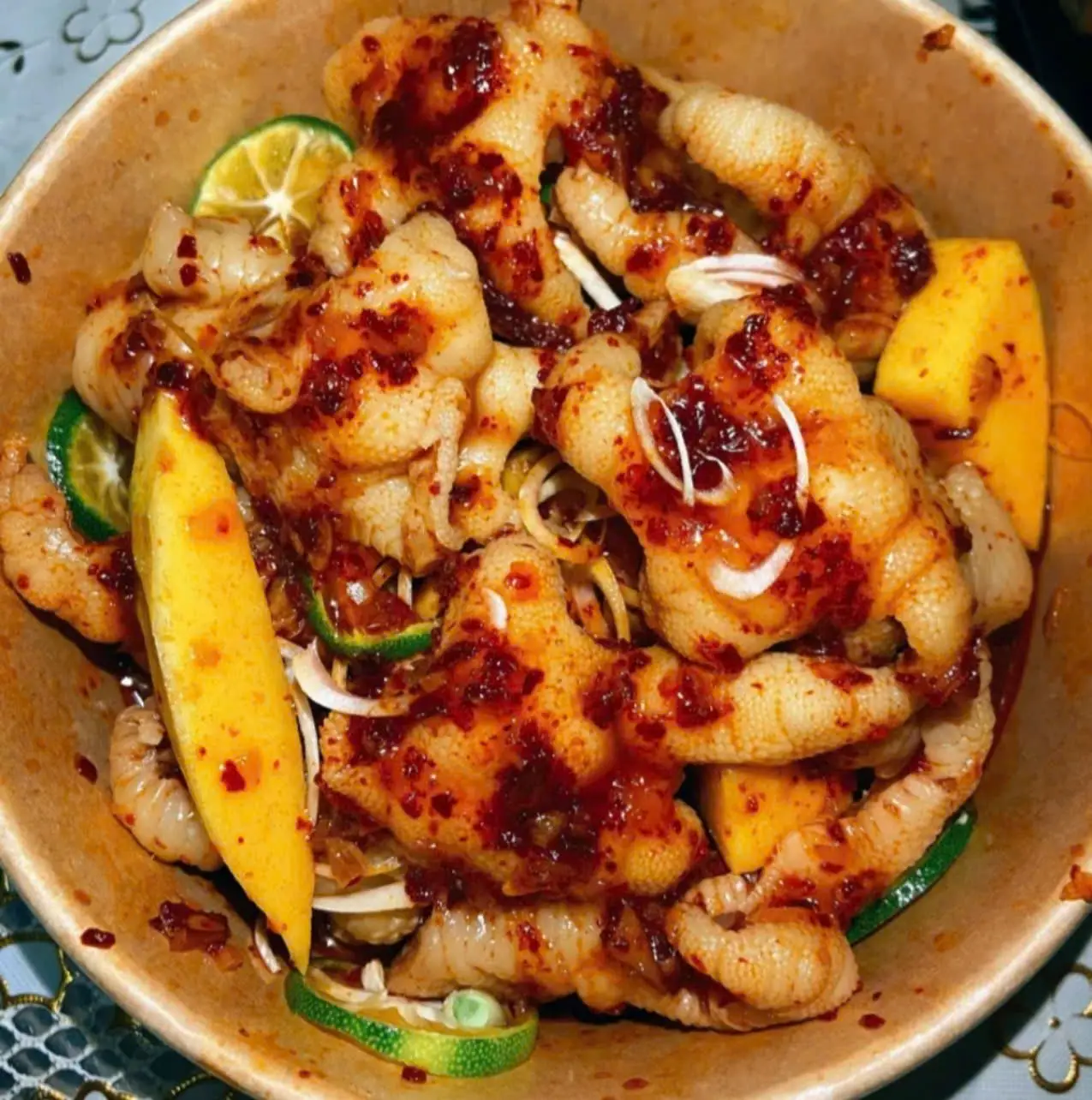 Hình ảnh Chân gà rút xương sốt thái (phần vừa)