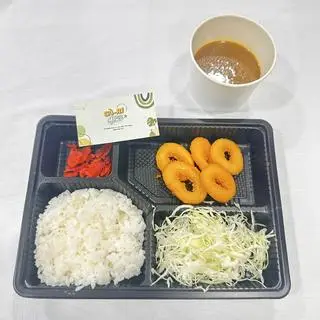 Hình ảnh Cơm cà ri Nhật mực vòng chiên