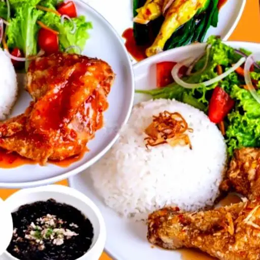 Hình ảnh Cơm gà sốt cay chua ngọt