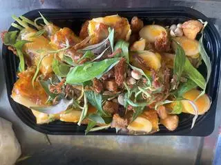 Hình ảnh Bánh tráng cuốn chấm sốt me