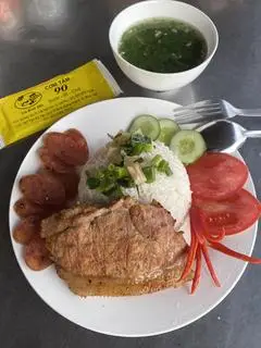 Hình ảnh Cơm tấm sườn-lạp xưởng