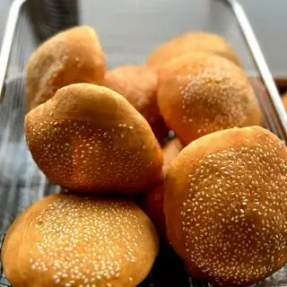 Hình ảnh Bánh tiêu truyền thống