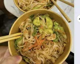 Hình ảnh PHỞ GÀ TRỘN 
