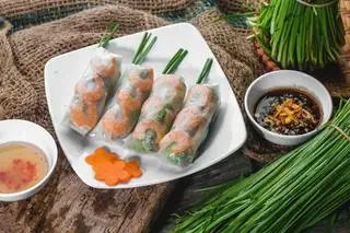 Hình ảnh Gỏi Cuốn Tôm Thịt (1 cuốn)