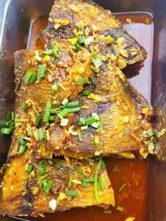 Hình ảnh Cá chim sốt mắm tỏi