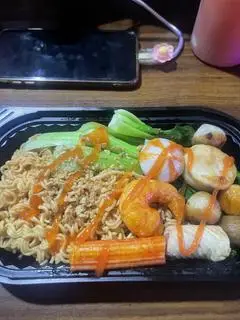 Hình ảnh Mì trộn viên thập cẩm