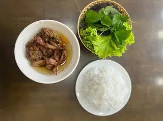 Hình ảnh Bún chả lẫn