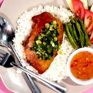 Hình ảnh Cơm gà chiên nước mắm