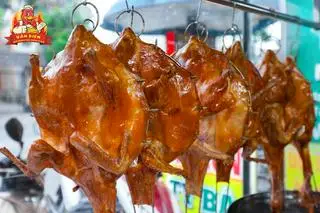 Hình ảnh Nguyên Con - Vịt Quay Tỳ Bà Da Giòn ( Tặng 5 Bánh Bao)