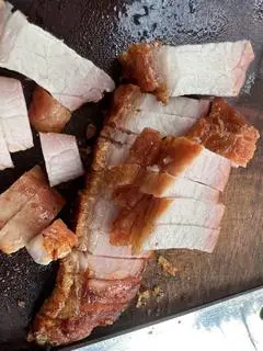 Hình ảnh Thịt Đùi Quay 100g