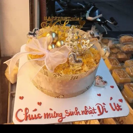 Hình ảnh Bánh sinh nhật bông lan trứng muối 01