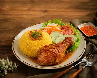 Hình ảnh Cơm Gà Sốt Mắm Tỏi