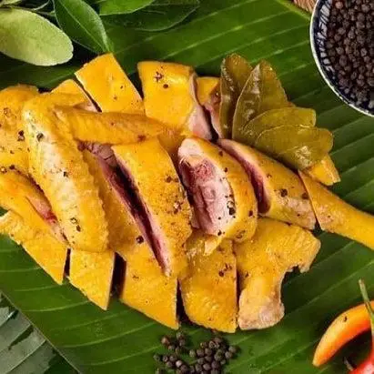 Hình ảnh Gà Ủ Muối Hoa Tiêu Nửa Con - Tặng Kèm 1 Sốt Chấm