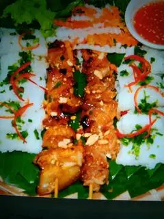 Hình ảnh bánh hỏi thịt nuong