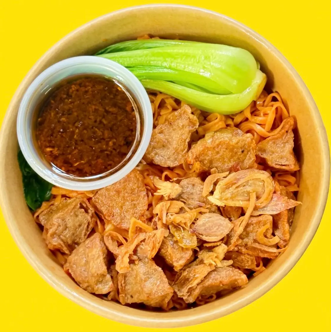 Hình ảnh Mì trộn bò viên - trứng