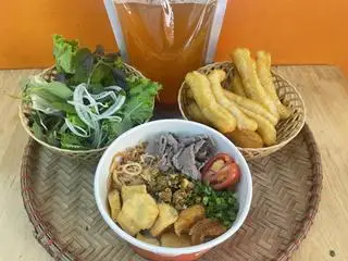 Hình ảnh Bún riêu bò đậu  tóp mỡ hành phi