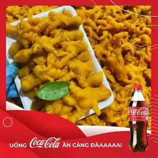 Hình ảnh Chân gà rút xương ủ muối - 2 coca nhỏ
