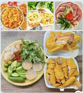 Hình ảnh combo 4 món gồm, nữa con gà ủ muối, bắp giò heo xong khói 250g,hộp chân gà sốt thái, hộp chân gà ngâm xã tắc,hộp từ 7 đến 8 châ