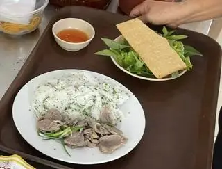 Hình ảnh Lòng heo bánh hỏi