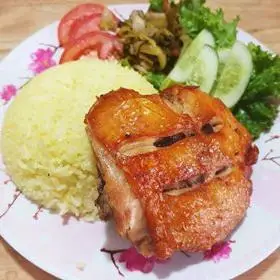 Hình ảnh Cơm gà nhỏ sốt me