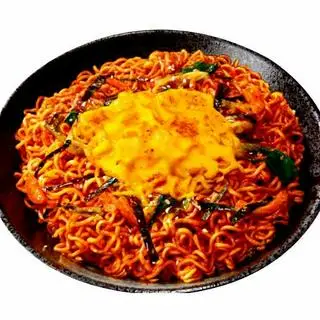 Hình ảnh Mì xào gà cay phomai