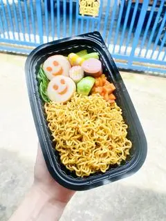 Hình ảnh Mì trộn Indomie cá viên