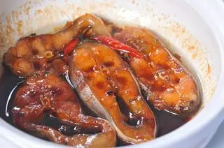 Hình ảnh CƠM CÁ BASA KHO 