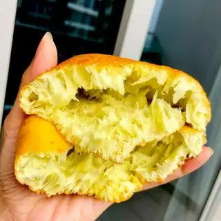 Hình ảnh Bánh tiêu lá dứa