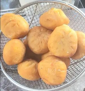 Hình ảnh Bánh bao thịt 1 trứng cút