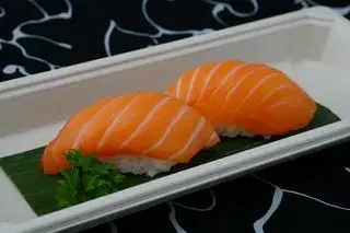 Hình ảnh Sushi cá hồi 2Pcs
