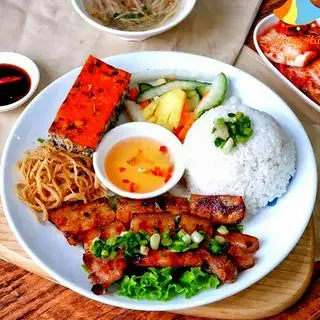 Hình ảnh Cơm sườn chả trứng 
