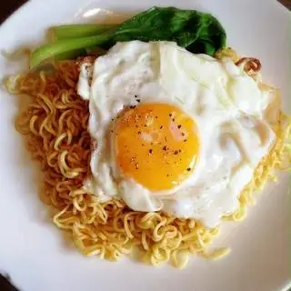 Hình ảnh Mì trộn Indomie Trứng