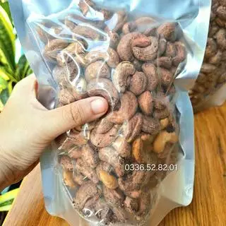 Hình ảnh Hạt điều nửa ký (To, nguyên hạt, hút chân không)