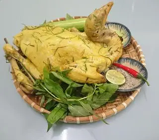 Hình ảnh Gà nguyên con( Kèm 6 phần cơm + canh,không lòng mề). 