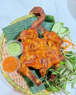 Hình ảnh GÀ VỊ MẮM NHĨ