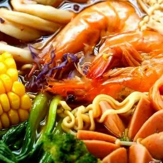 Hình ảnh Mỳ cay viên chiên thập cẩm