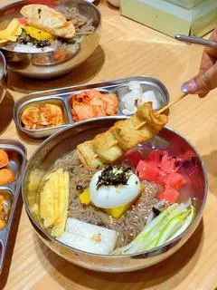 Hình ảnh mỳ lạnh chả cá