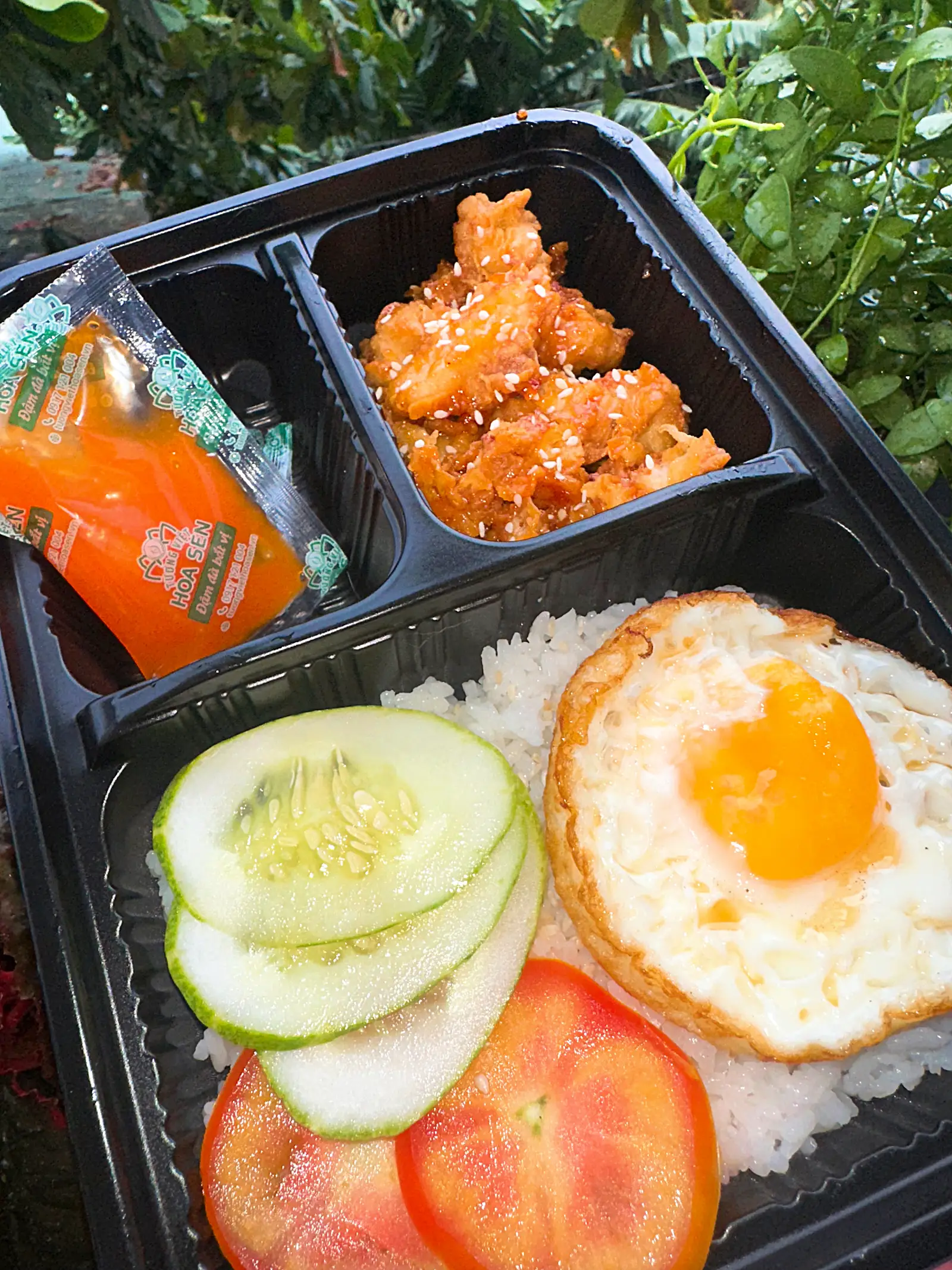 Hình ảnh Cơm gà viên sốt