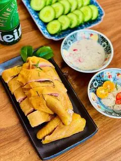 Hình ảnh 1/2 con Gà Ủ Muối Thảo Mộc